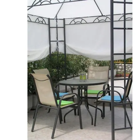 Apaprtments House Olea Near The