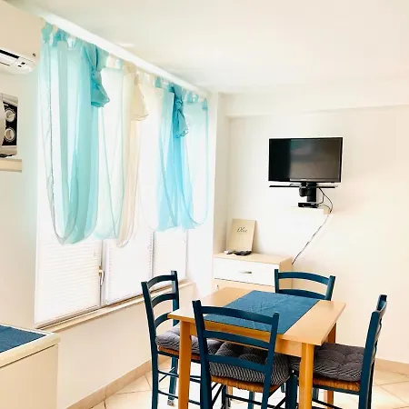 Apaprtments House Olea Near The Pensjonat Umag