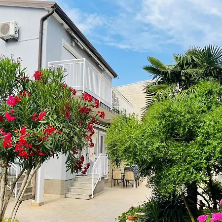 Apaprtments House Olea Near The Pensjonat