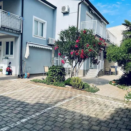 Apaprtments House Olea Near The * Umag