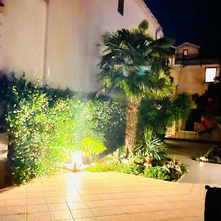 Apaprtments House Olea Near The * Умаг
